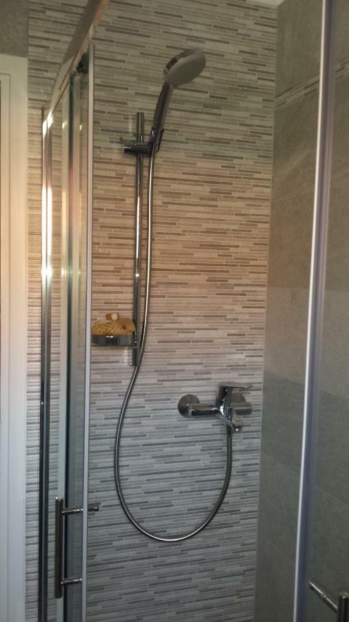 Apartment Robic วีร์ ภายนอก รูปภาพ