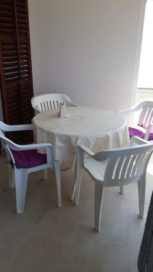 Apartment Robic วีร์ ภายนอก รูปภาพ