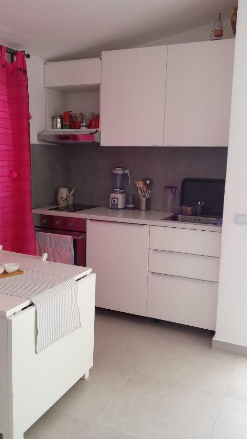 Apartment Robic วีร์ ภายนอก รูปภาพ